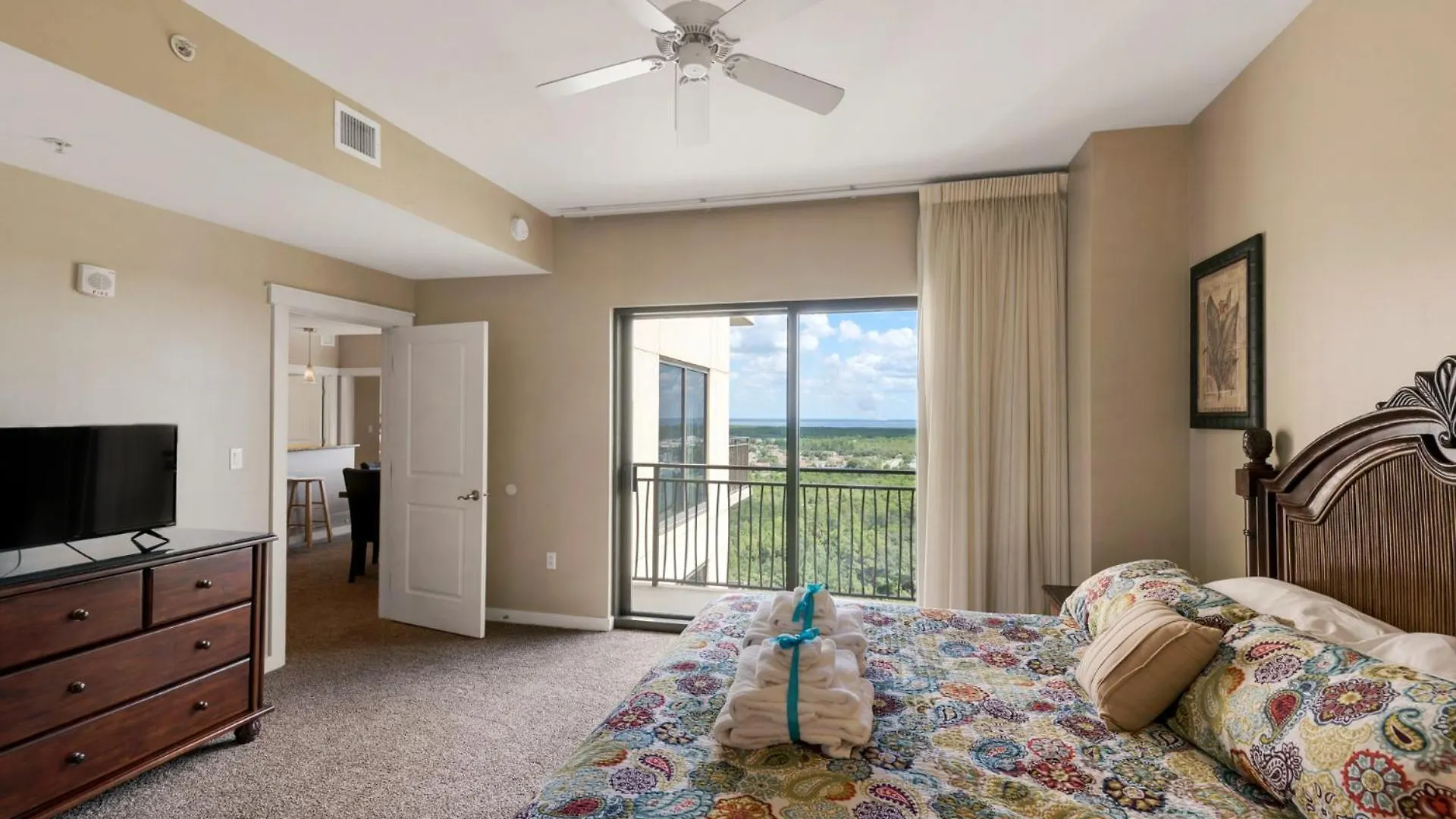 Across From The Beach! Near Pier Park & Dining! Sleeps 6! 2 Bedroom / 2 Ba! Panama City Beach USA