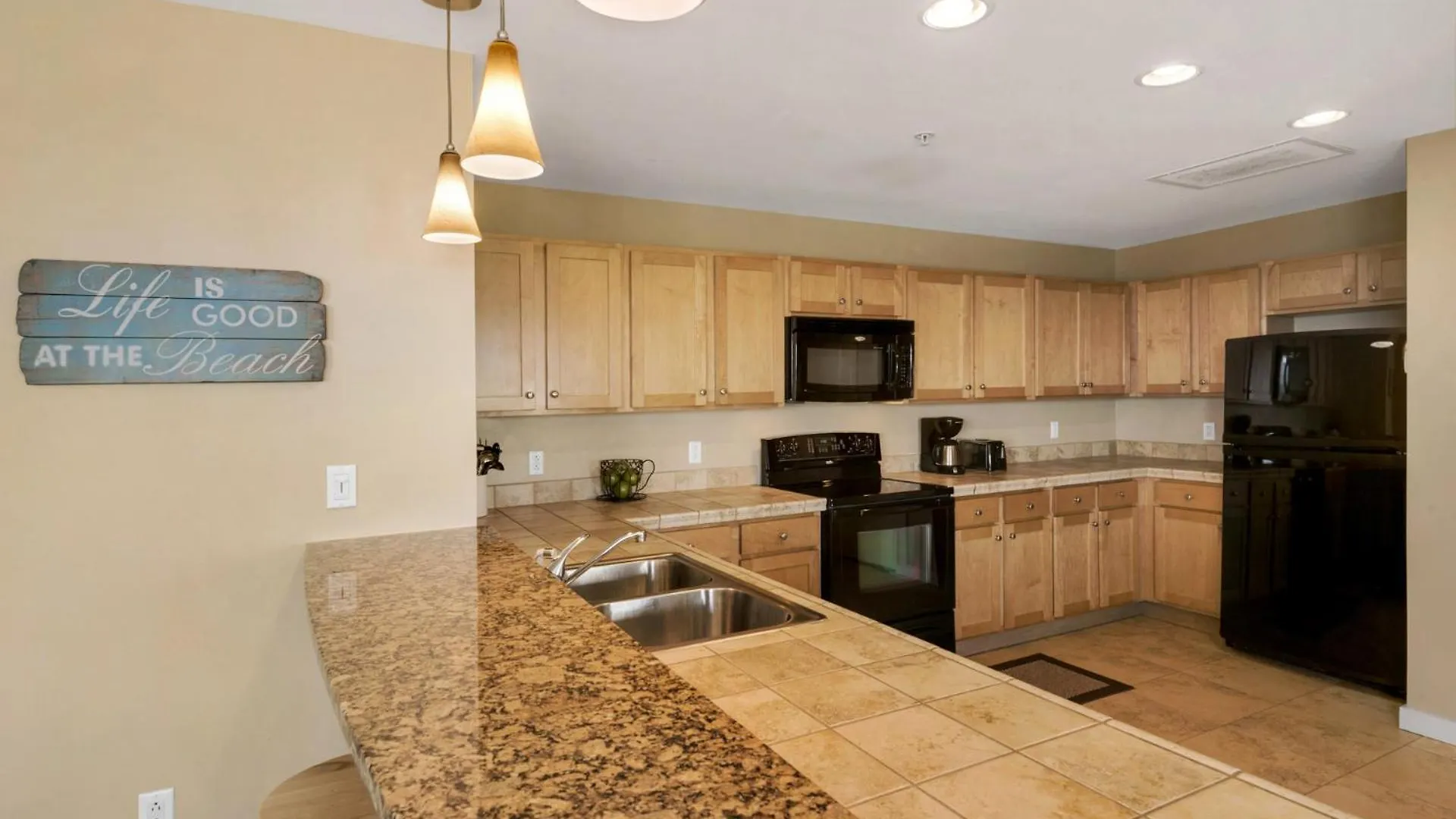 Across From The Beach! Near Pier Park & Dining! Sleeps 6! 2 Bedroom / 2 Ba! Panama City Beach