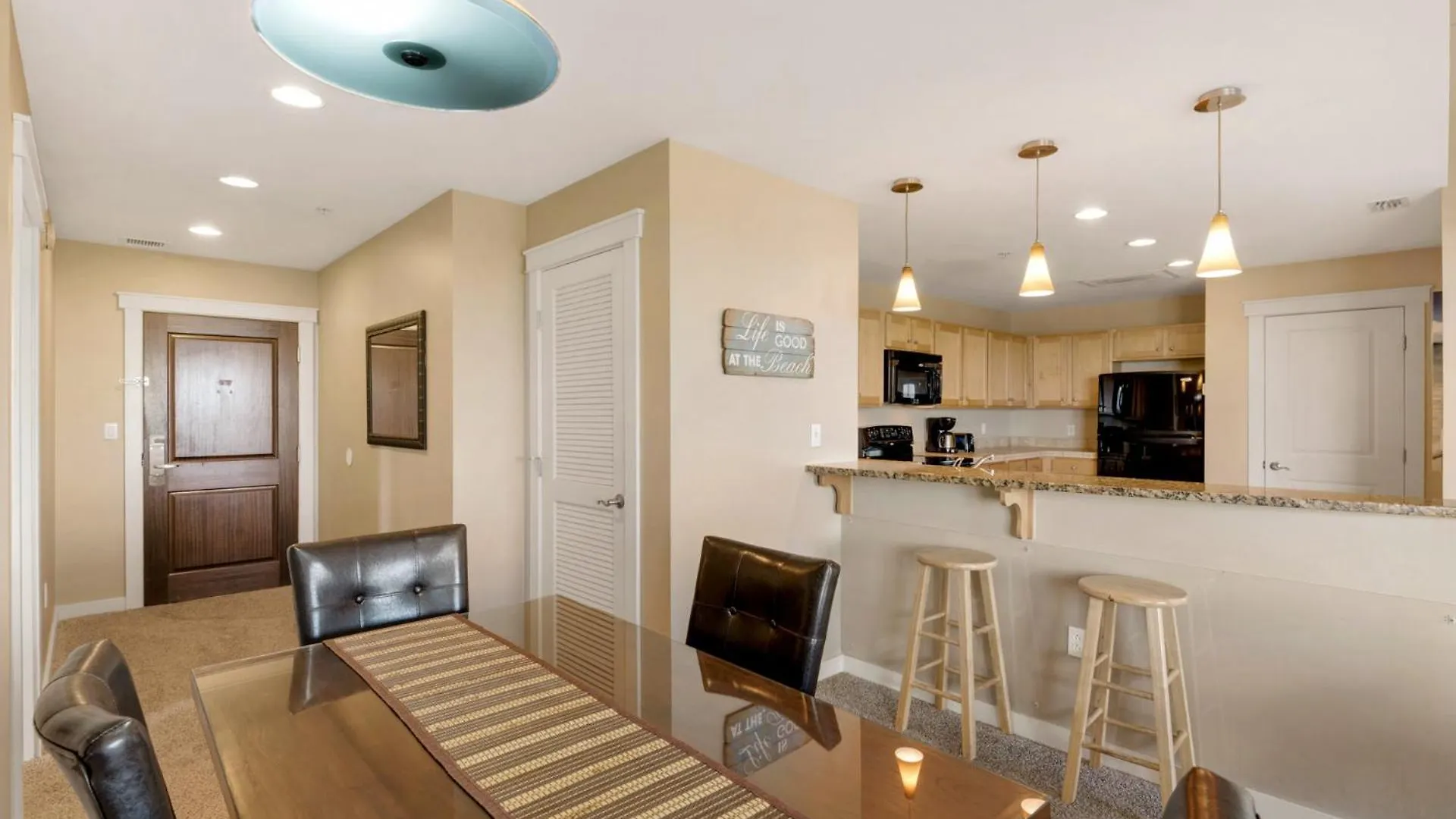 Across From The Beach! Near Pier Park & Dining! Sleeps 6! 2 Bedroom / 2 Ba! Panama City Beach 0*,  United States