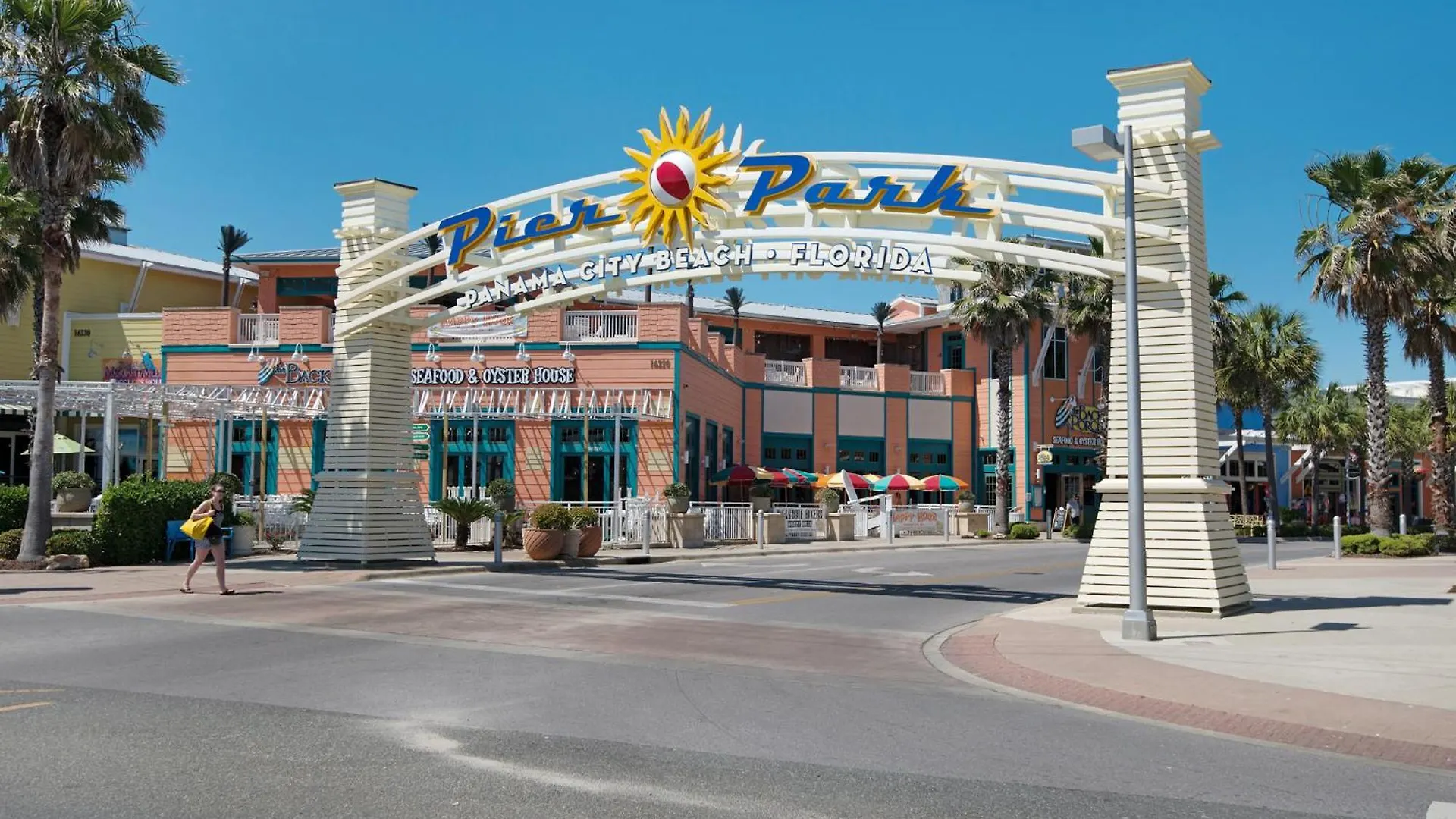 Holiday home Across From The Beach! Near Pier Park & Dining! Sleeps 6! 2 Bedroom / 2 Ba! Panama City Beach United States